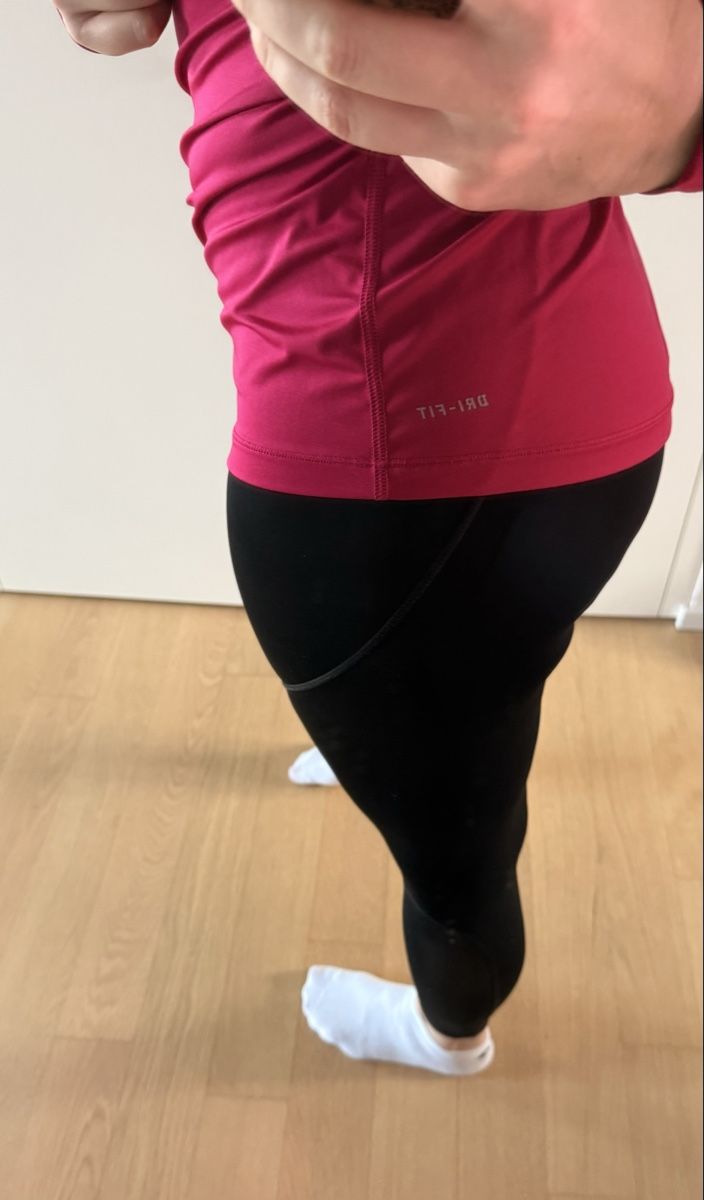 Nike Maglioni & Felpe: Nike Pro Training Pullover longsleeve M Pink Beere Pulli  – Usato da Staad SG venduto da Chirrari 2