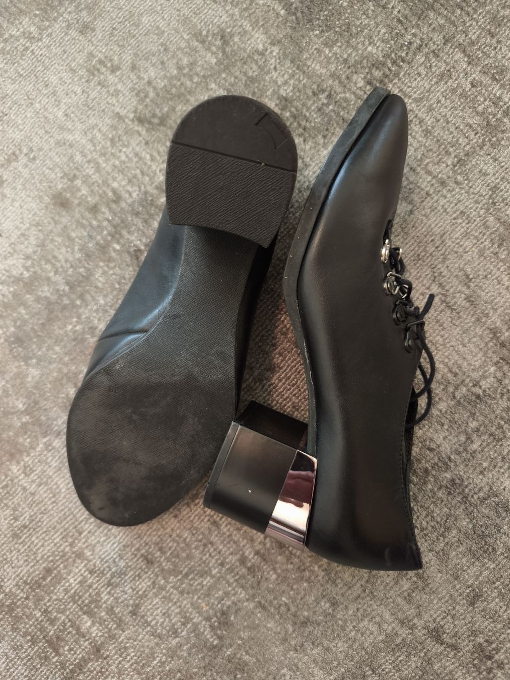 Camper Scarpe da donna: Camper Halbschuhe, Schwarz Leder, Gr. 38 – Usato da volketswil venduto da Kaufenix 2