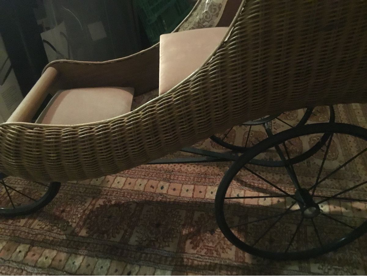 Puppenwagen: Antiker Puppenwagen  – Gebraucht aus Schlieren von Jeajet 8