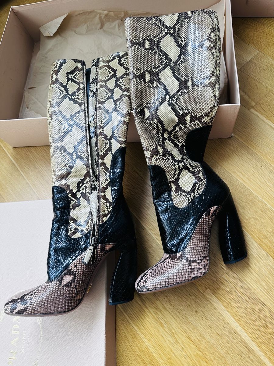 Prada Scarpe da donna: Prada Stiefel Python Leder schwarz beige Grösse 40.5 – Usato da Vevey venduto da ledidream 5