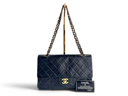 CHANEL Lambskin Quilted Medium Double Flap Tasche