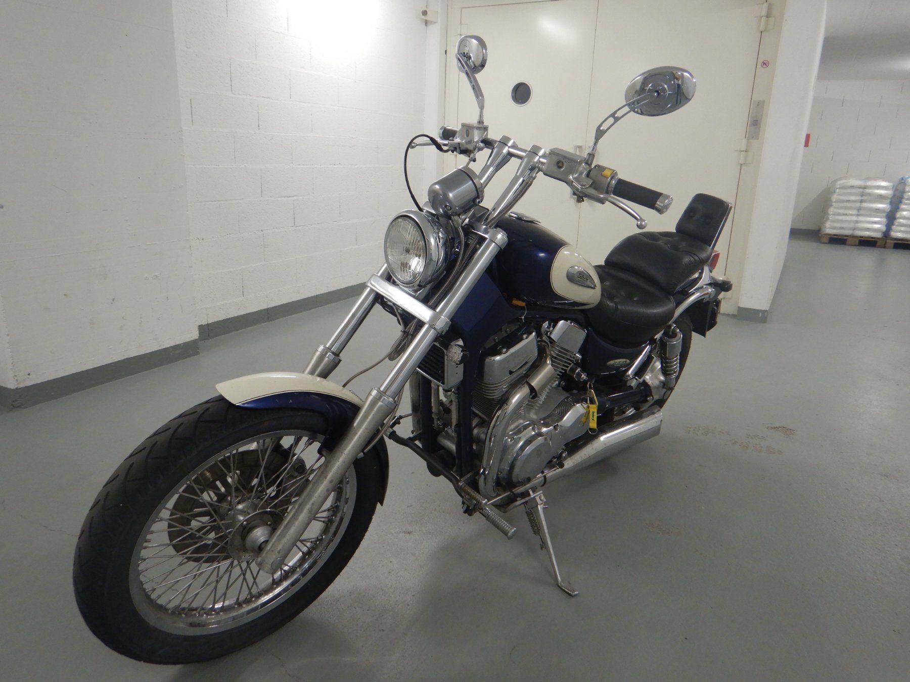 Suzuki Strasse: SUZUKI VS1400GLP – Gebraucht aus Fribourg von OFAIL