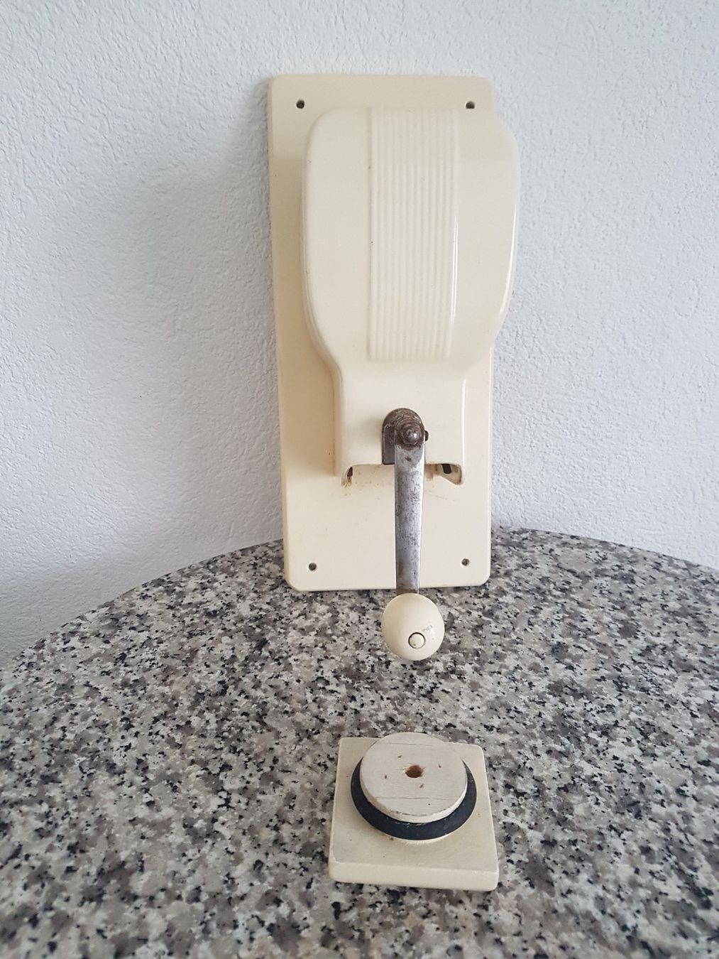 Küchengeräte: Mokkamühle Kaffeemühle 1955 – Gebraucht aus Wallisellen von Swissline11 1