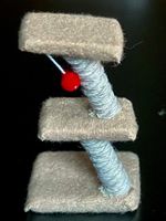 Katzenbaum (klein,beige) für die Puppenstube. NP 13.50.