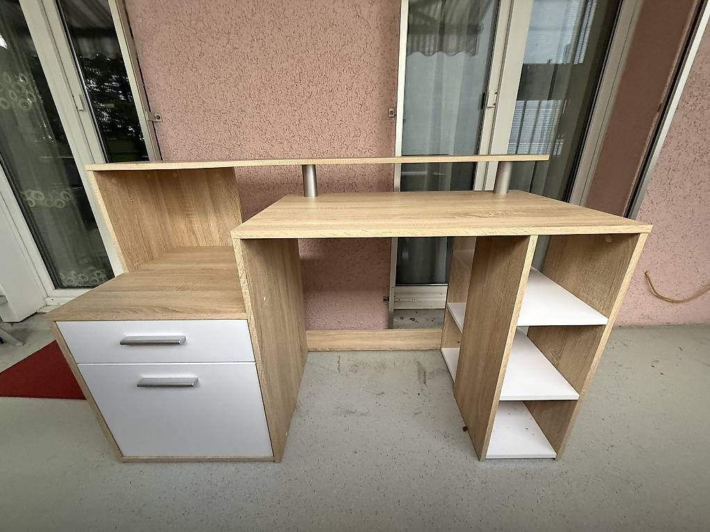 Scrivanie: Schreibtisch -Bürotisch – Usato da Flawil venduto da Gasser_85