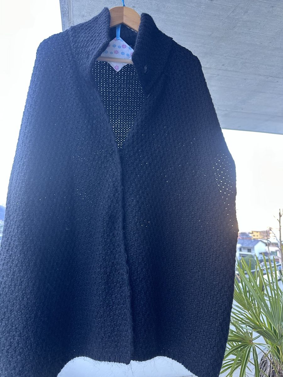 Gilet & Giacche senza maniche: Cardigan schwarz – Usato da S. Antonino venduto da Swissbutler 1