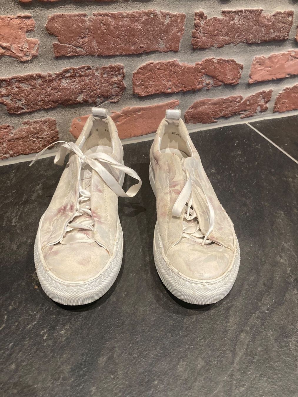 Scarpe da donna: Sneakers – Usato da Rorschach venduto da Loonimuh