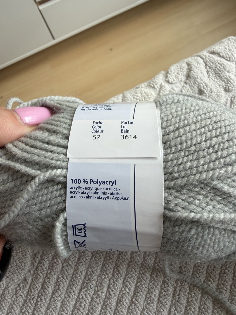 Wolle: Strickgarn /Wolle – Neu und originalverpackt aus Witterswil von gsc_z6ts 6