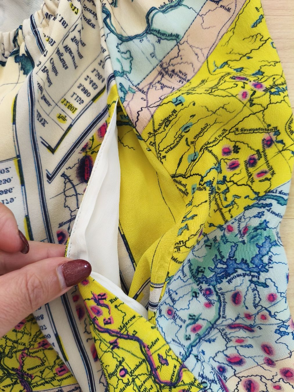 Gonne: CARVEN Seidenrock Grösse 38 Kartenprint  – Nuovo (secondo la descrizione) da Rieden AG venduto da juliarieden 5