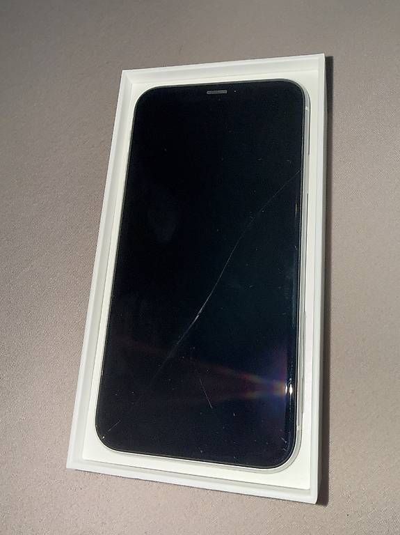 Telefoni cellulari / Smartphones: IPhone XR weiss 64GB – Usato da Sarnen venduto da ale_7ph7 4