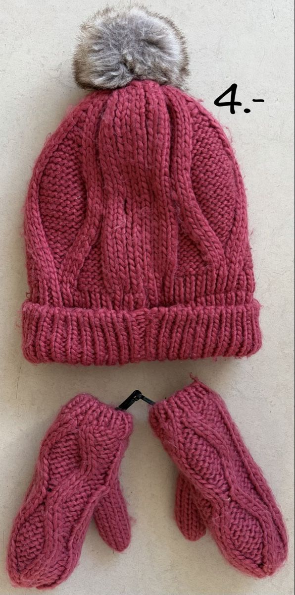 Kleiderpakete & -sets: Ensemble bonnet et gants enfant  – Gebraucht aus Bouveret von nat_rk7v