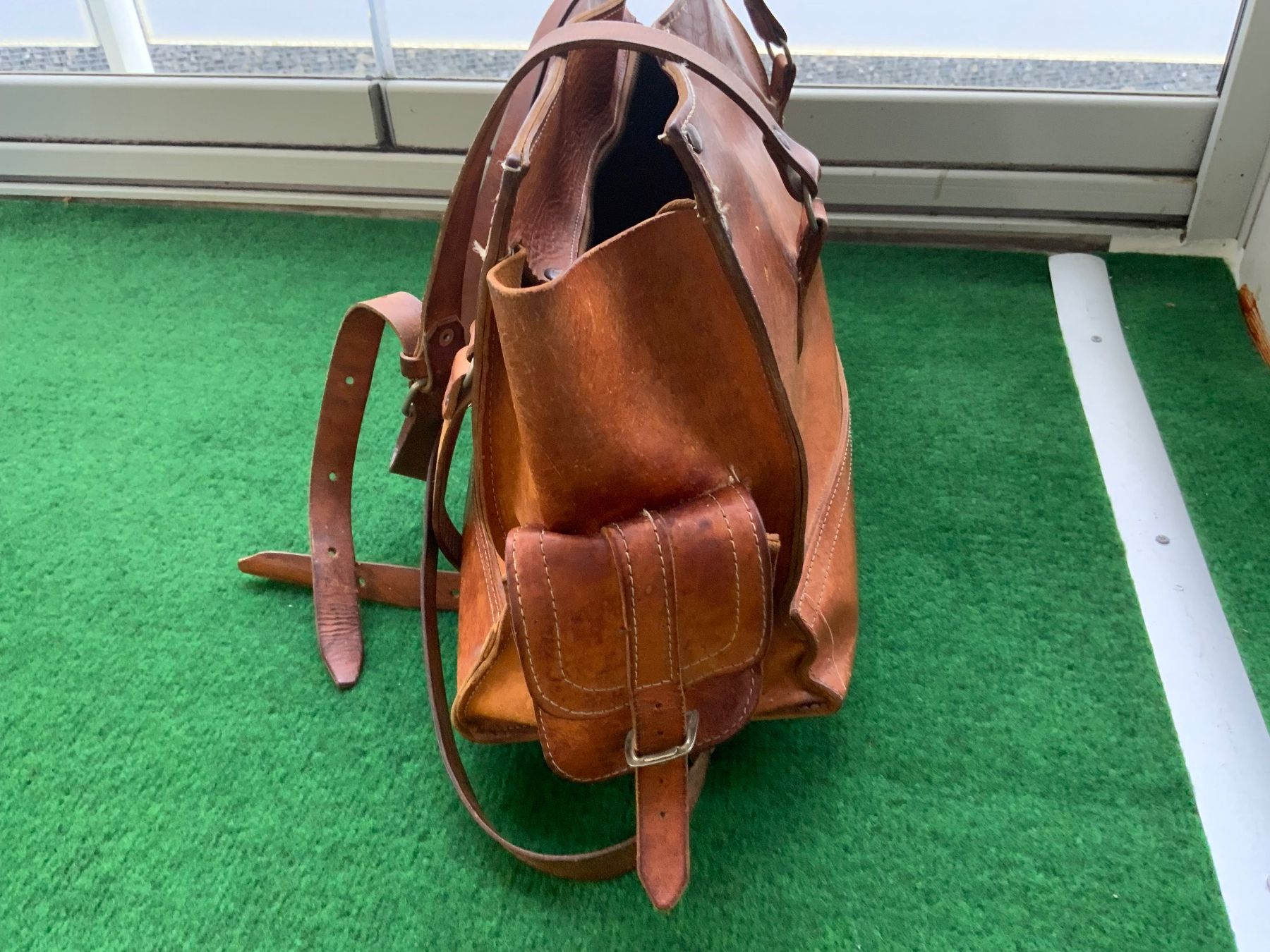 Taschen: Vintage Echt Ledertasche /  robust & geräumig! – Gebraucht aus Schübelbach von S1CH 1
