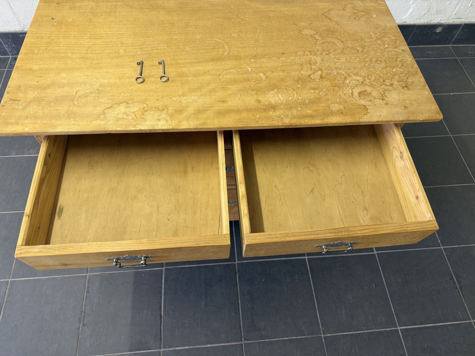 Cassettiere: Kommode antik mit 4 Schubladen – Usato da Wangen ZH venduto da Chelsea02 5