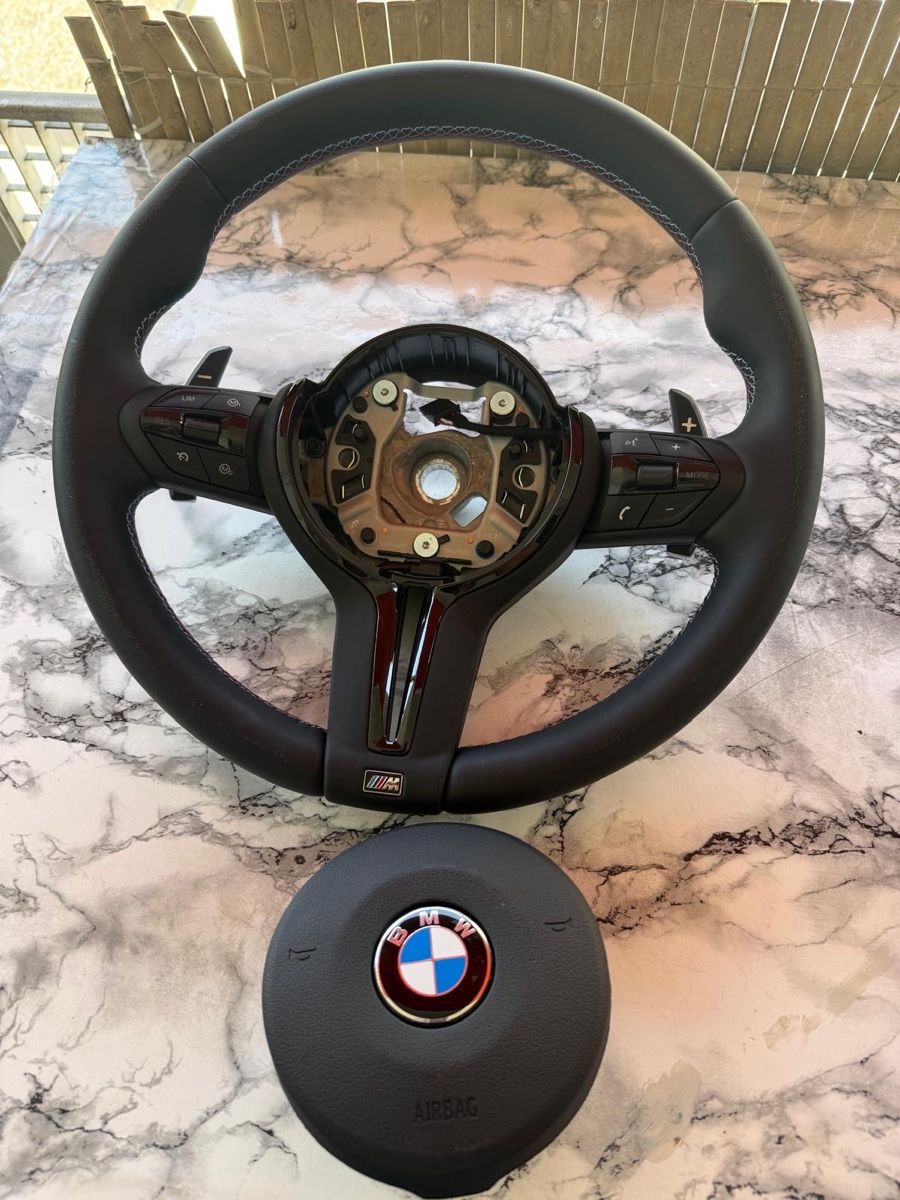 BMW Tutti pezzi di ricambio auto: Bmw F-serie Lenkrad M – Nuovo e nell'imballaggio originale da Landquart venduto da Toyota5 1