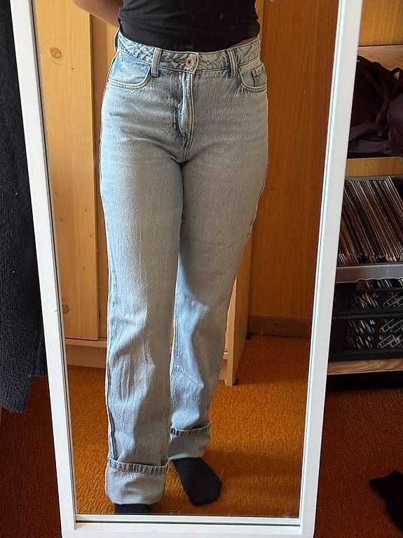 Jeans: Jeans straight bleu  – Usato da Yvorne venduto da mel_wic