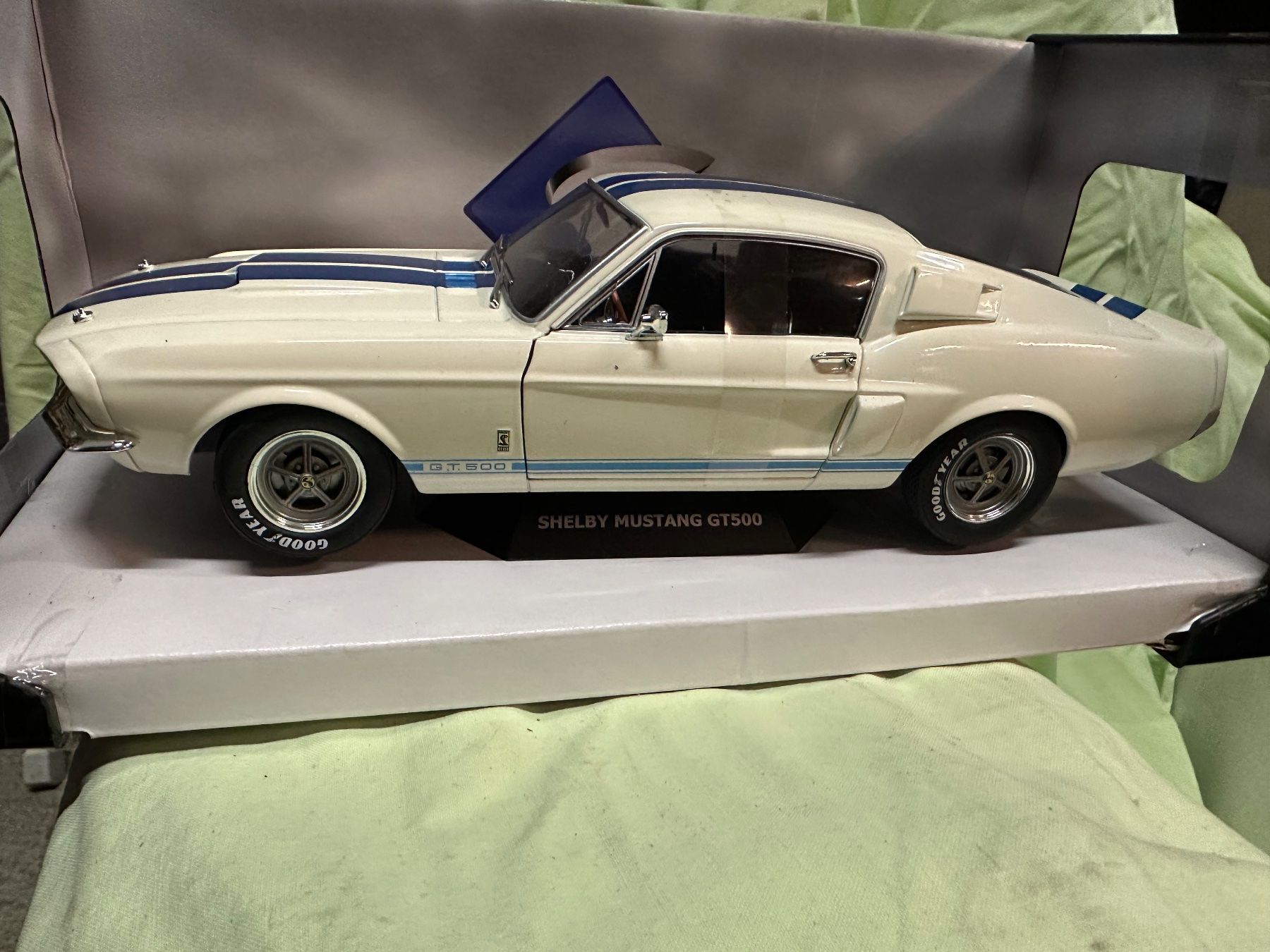 Ford Modellini d'auto: Ford Mustang shelby gt500 Oldtimer classic – Nuovo (secondo la descrizione) da Reinach AG venduto da rares75 1