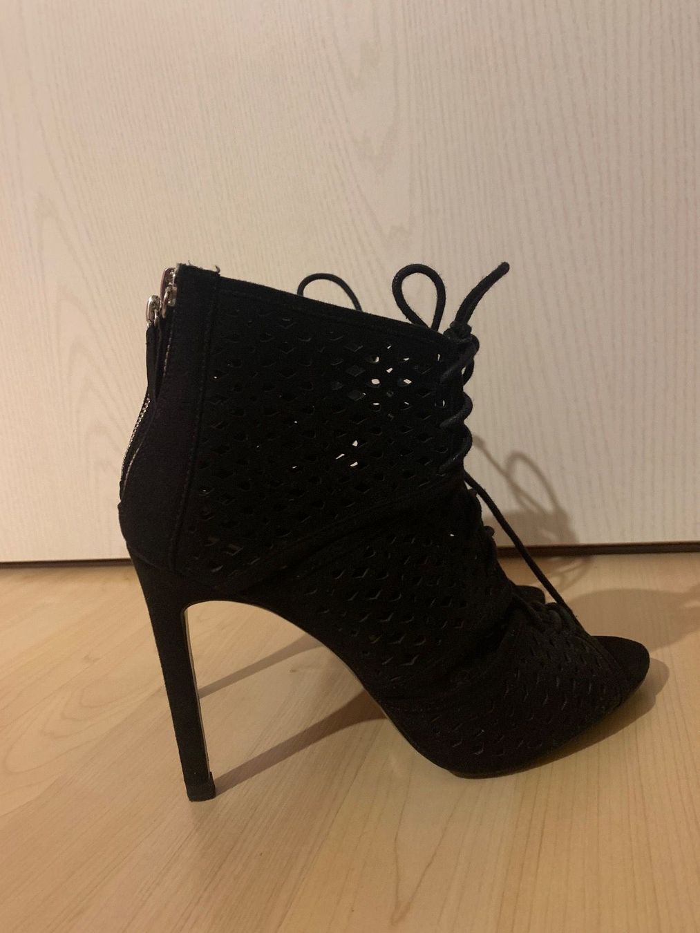 Zara Scarpe da donna: Zara Basic Schnürrsandaletten mit Absatz – Usato da Triengen venduto da nes_l8cj 1