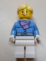 Lego hol126 Female, Jacket with Medium Lavender Scarf [used]