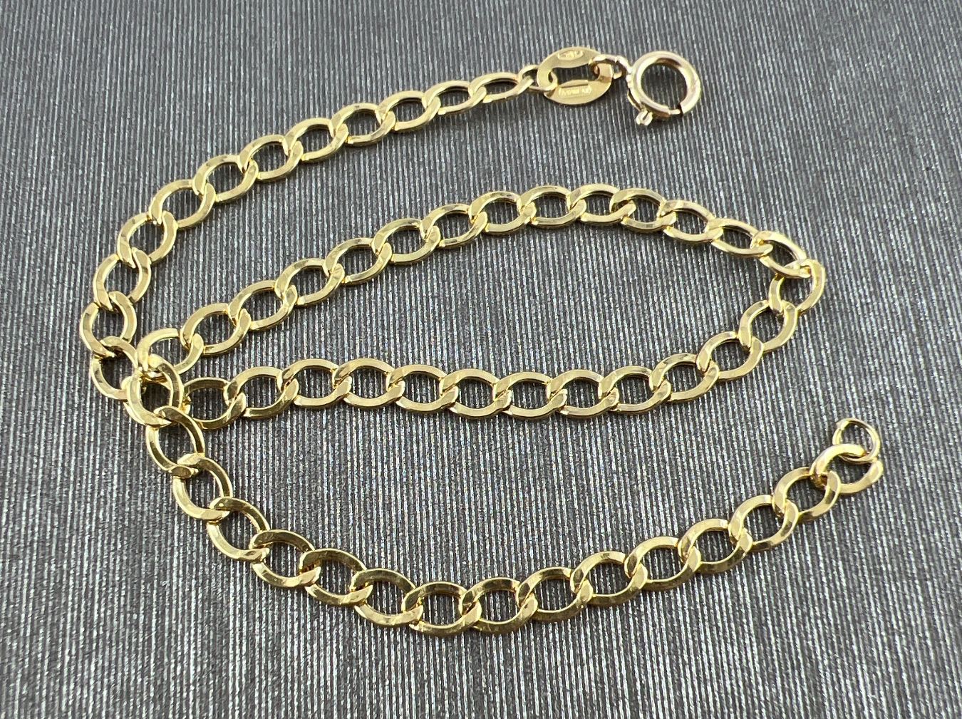 Armbänder & -reifen: Armkette 750 Gold – Gebraucht aus Niederuzwil von leo_8857