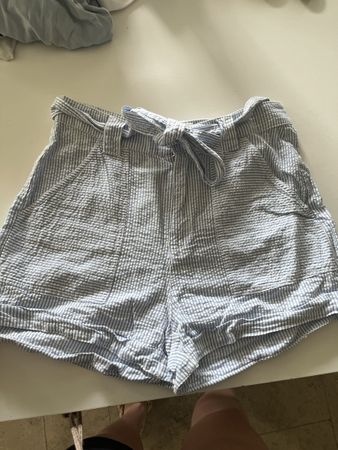 Sommerliche H&M Shorts, gestreift, Gr. 36 - Top Zustand!