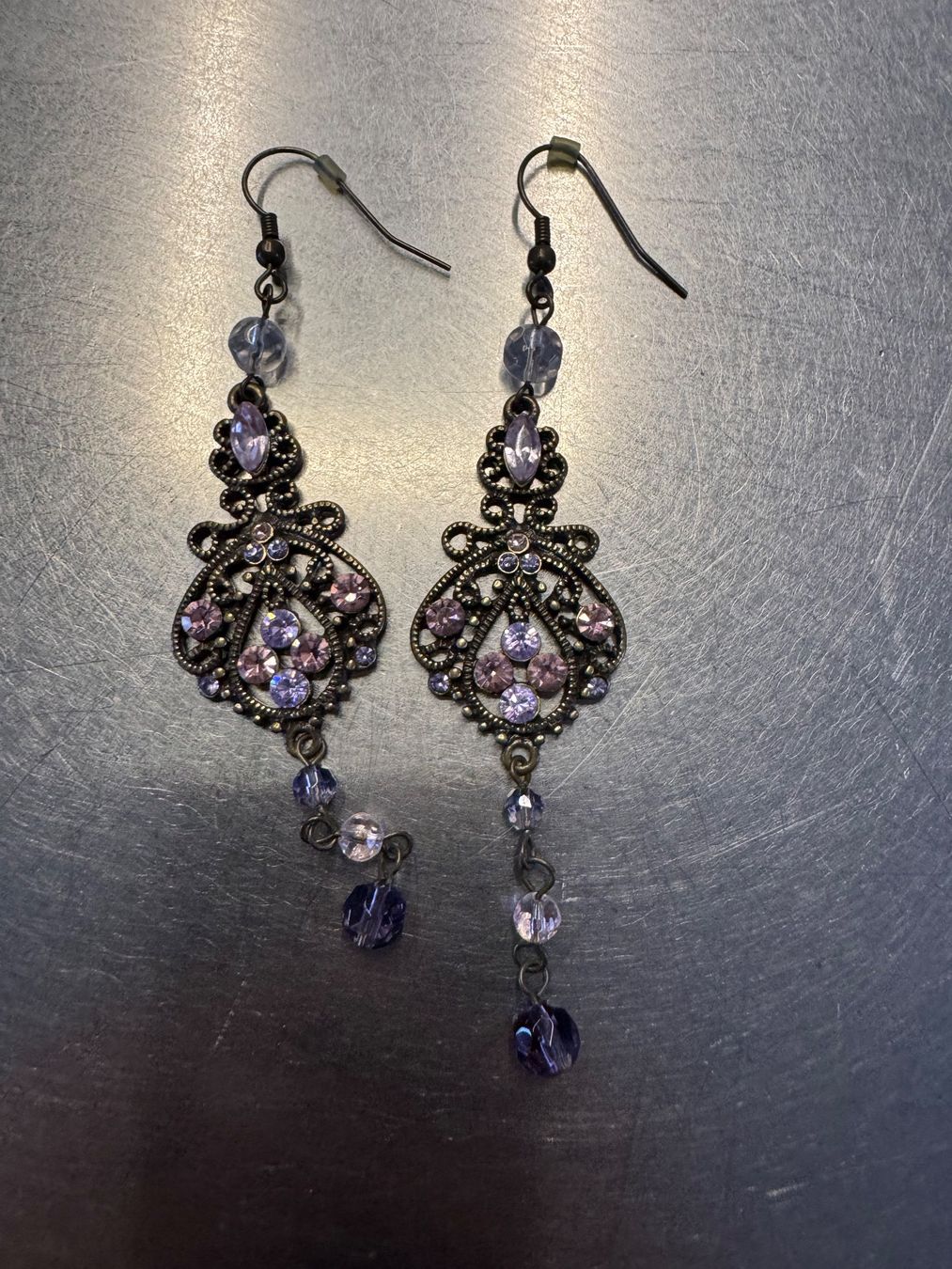 Ohrringe & -stecker: Kenneth Jay Lane Purple Drop Earrings – Gebraucht aus Uitikon Waldegg von gha_v6gz 1