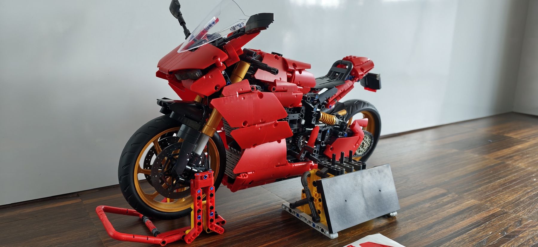 Ducati Kit di modellismo & Modellini statici: Klemmbaustein Ducati 1299 – Usato da Bülach venduto da mastika82