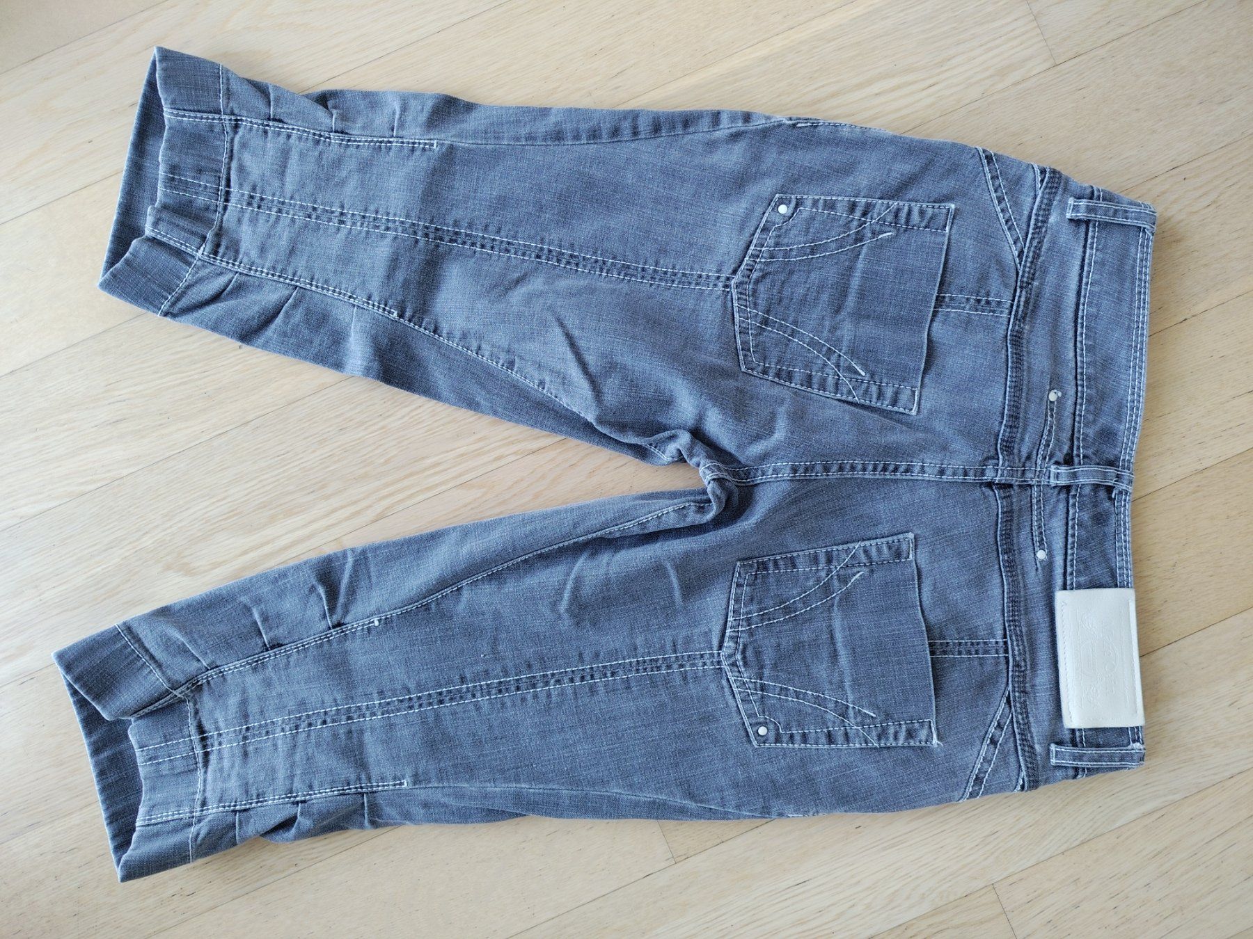 Marc Cain Jeans: Marc Cain Capri Jeans Light Grey Size N1 – Usato da Buchrain venduto da QueenyHE51 4