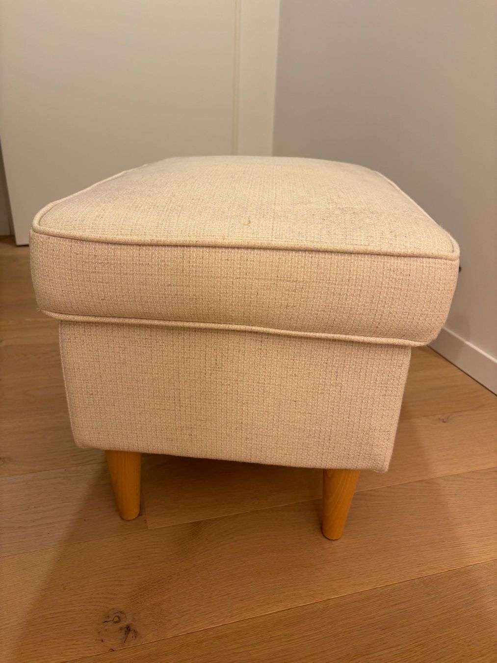 Hocker: Hocker mit Holzfüssen - beige – Gebraucht aus Buchberg von selphy33 1