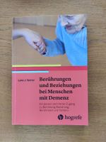 Buch Beruehrungen und Beziehungen bei Menschen mit Demenz 