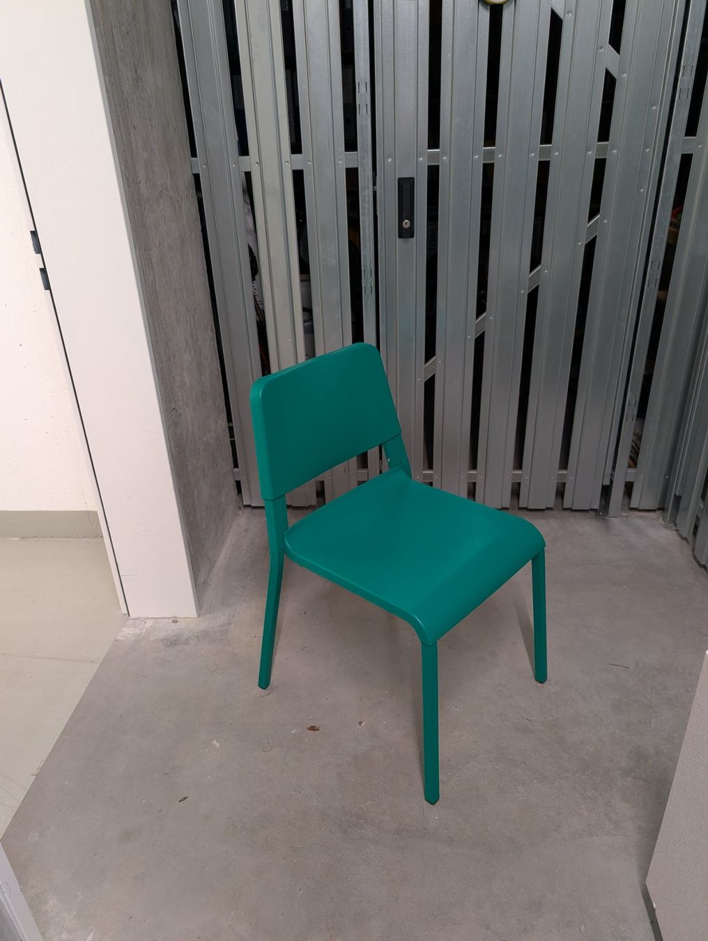 Ikea Sedie: 4 green IKEA dining chairs – Usato da Wangs venduto da Kat_9fgn
