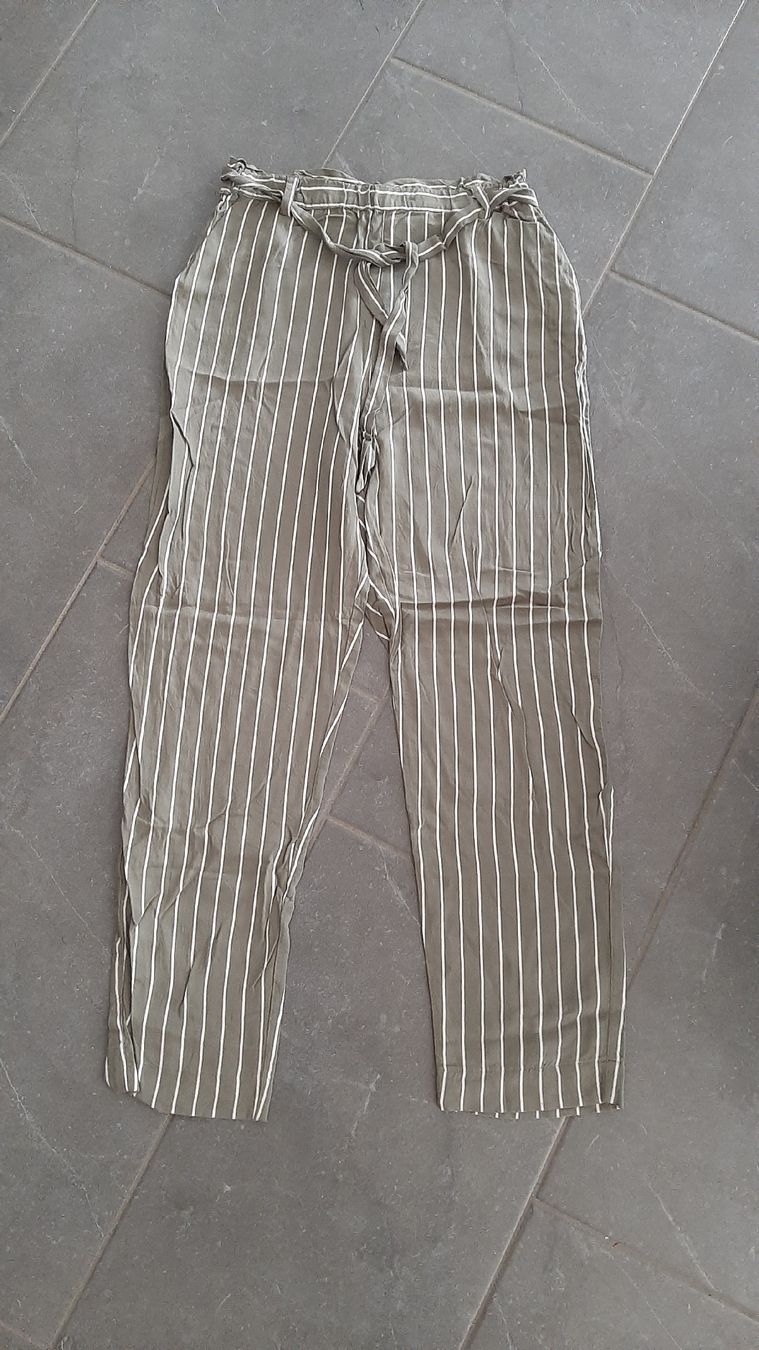 H&M Pantalons: Sommerhose Grösse 158 – D'occasion à Dübendorf par Luuuusmeitli12