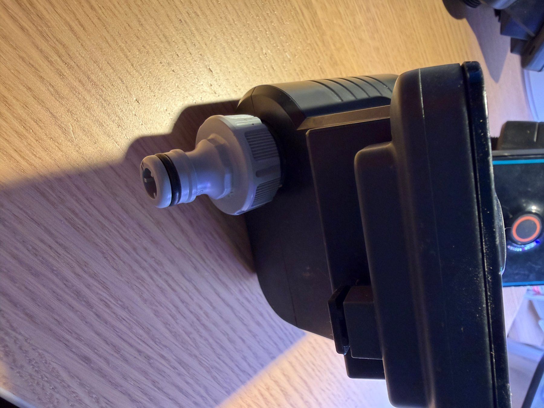 Gardena Tutti gli attrezzi: Gardena  Bewässerungssteuerung Bluetooth ab 1.- – Usato da Oetwil am See venduto da Hakvi 2
