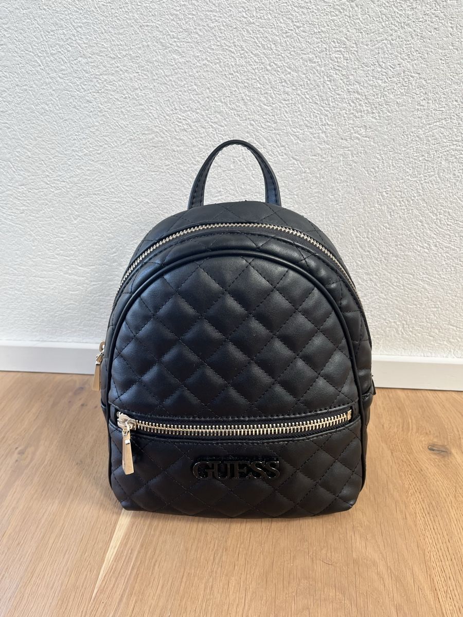 Guess Zaini: Guess-Rucksack schwarz – Usato da Tagelswangen venduto da PhilipH01 1