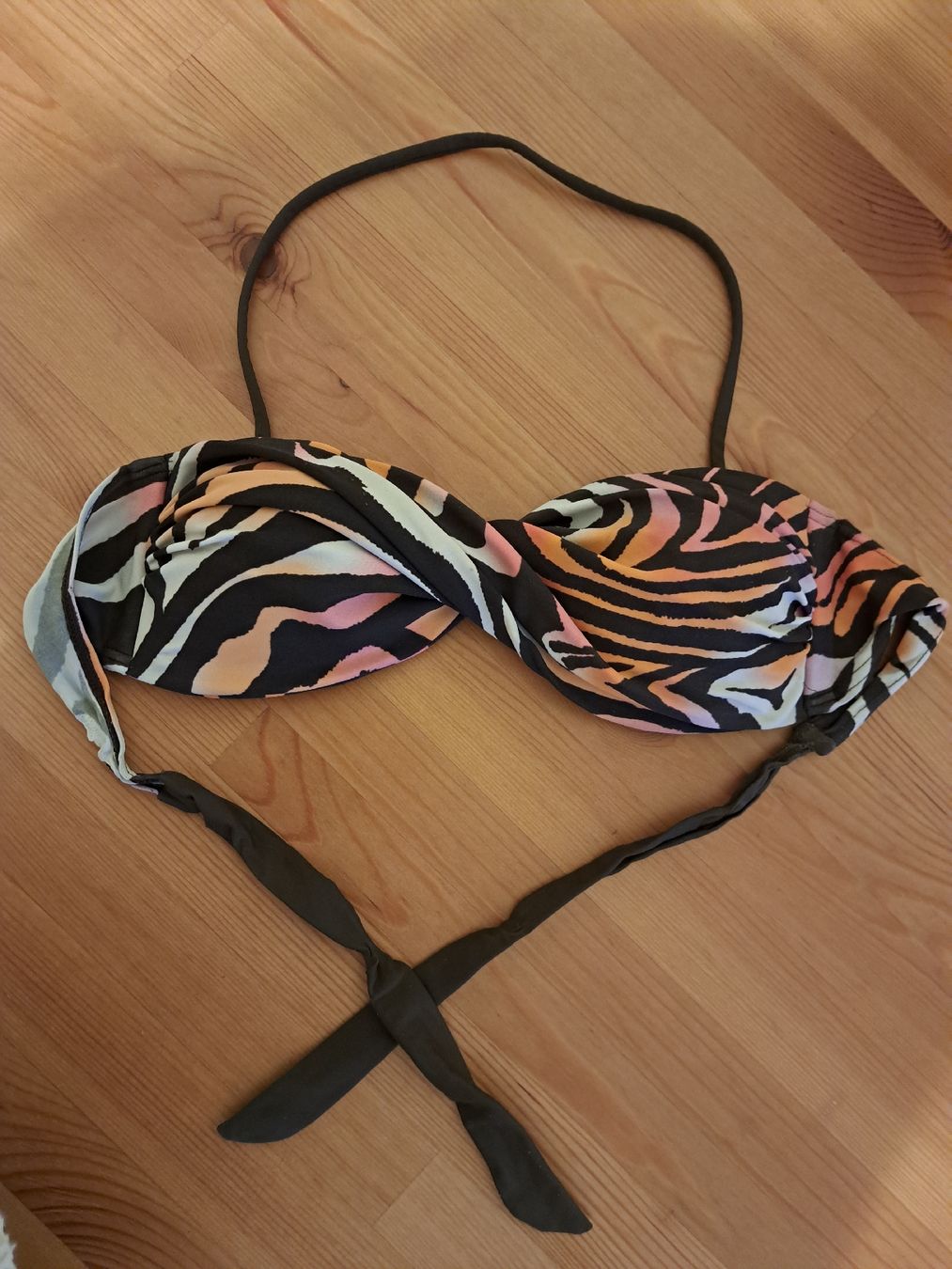 Maillots de bain & Bikinis: Bikini-Top, Neckholder, Gr. S – D'occasion à Uzwil par eri_lz5x
