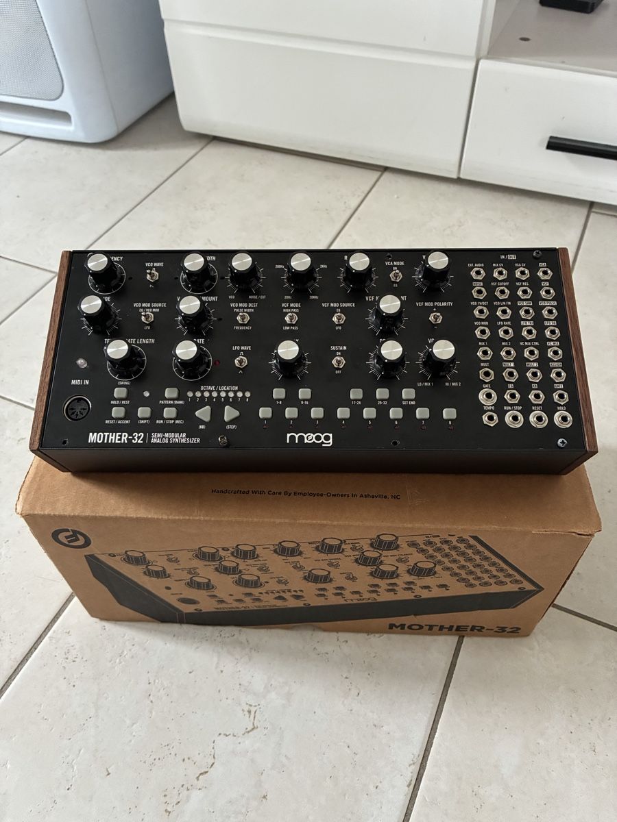 Moog Strumenti musicali: Moog Mother 32 – Nuovo (secondo la descrizione) da Assens venduto da ZenSun