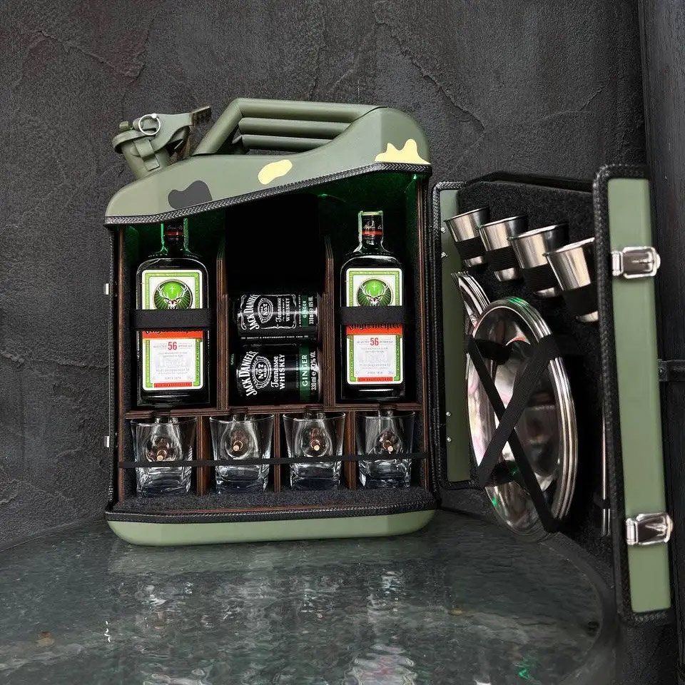 Accessori per altri veicoli: Ihr Kompanie oder Zug Logo Kanister Mini Bar – Nuovo e nell'imballaggio originale da Zürich venduto da itango-schweiz 1