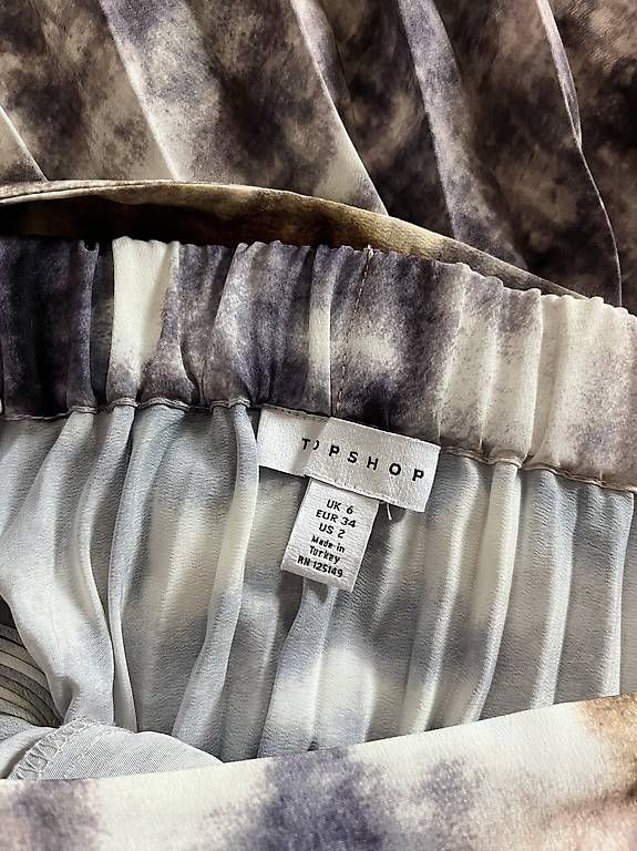 Gonne: TOPSHOP Rock – Usato da Zürich venduto da apple-pie12 3