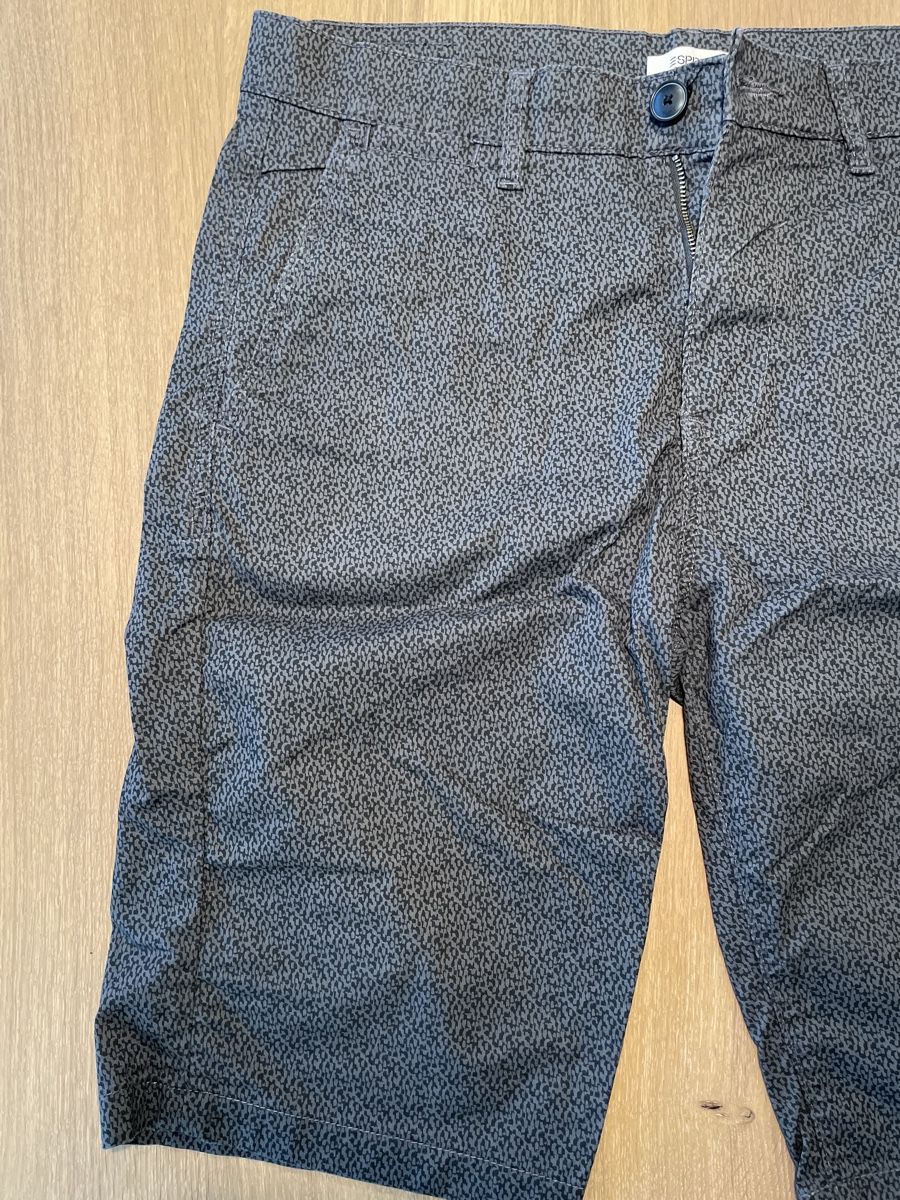 Esprit Hosen: Esprit Shorts Slim Relaxed Size 30 – Gebraucht aus Uznach von Player6 3