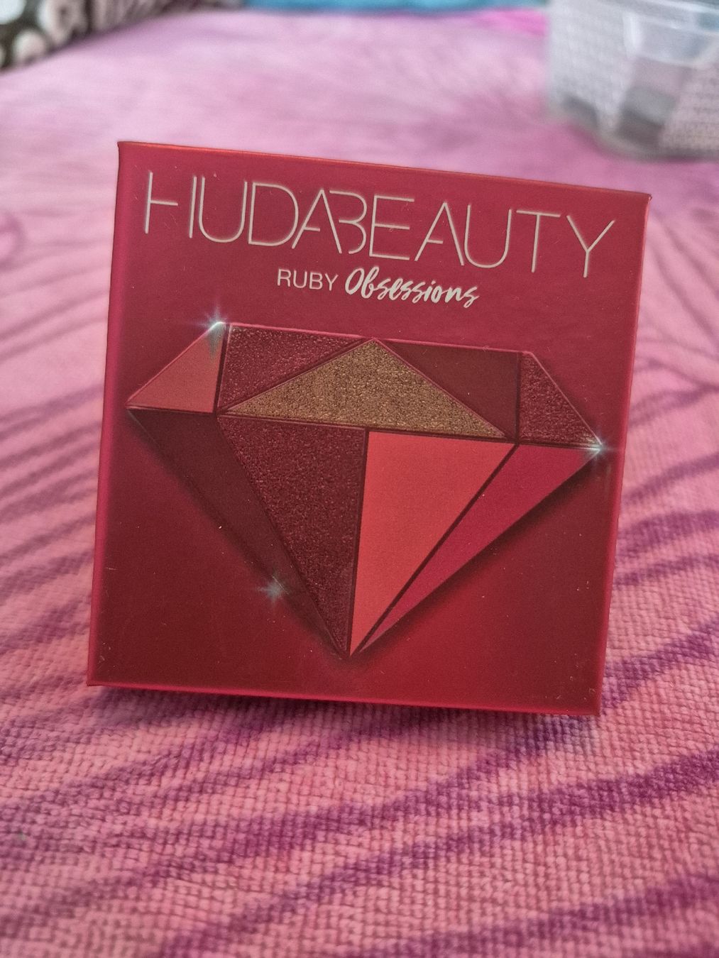 Huda Beauty Make-up: Huda Beauty Ruby Obsessions Lidschatten Palette - Top! – Nuovo (secondo la descrizione) da Zollikofen venduto da wir_verkaufen