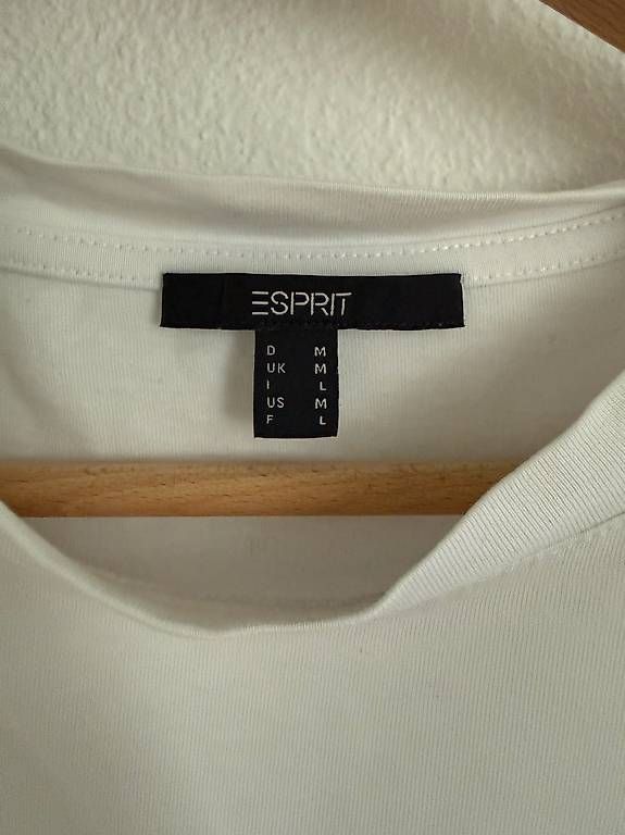 T-shirt: Esprit Shirt – Usato da Alpnach Dorf venduto da rerifeme 1