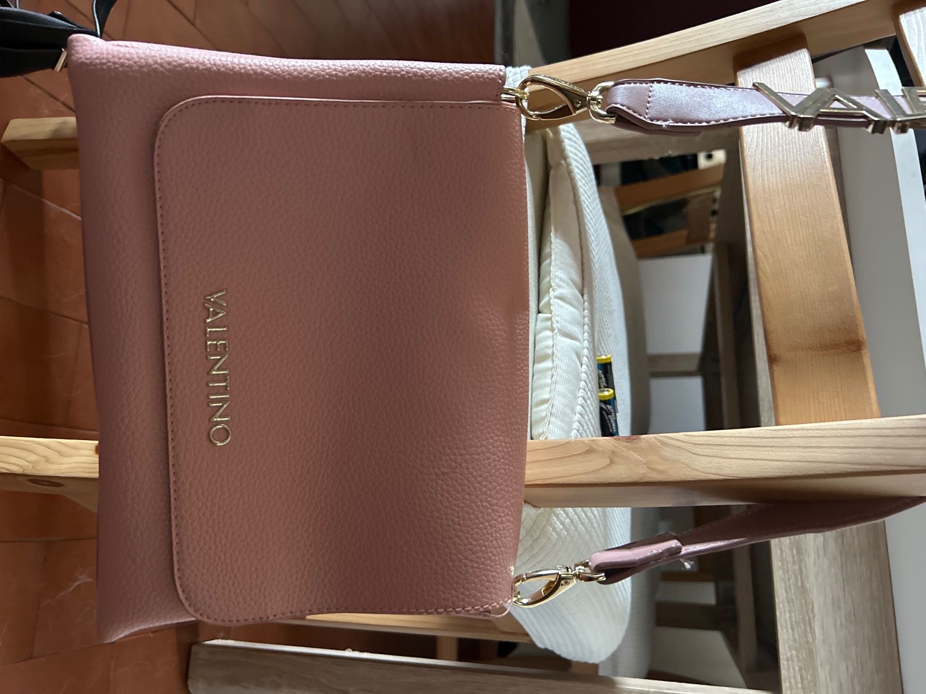 Altro in  Abbigliamento & Accessori: Vendo borsa Valentino – Usato da Cademario venduto da pgi_6t5w