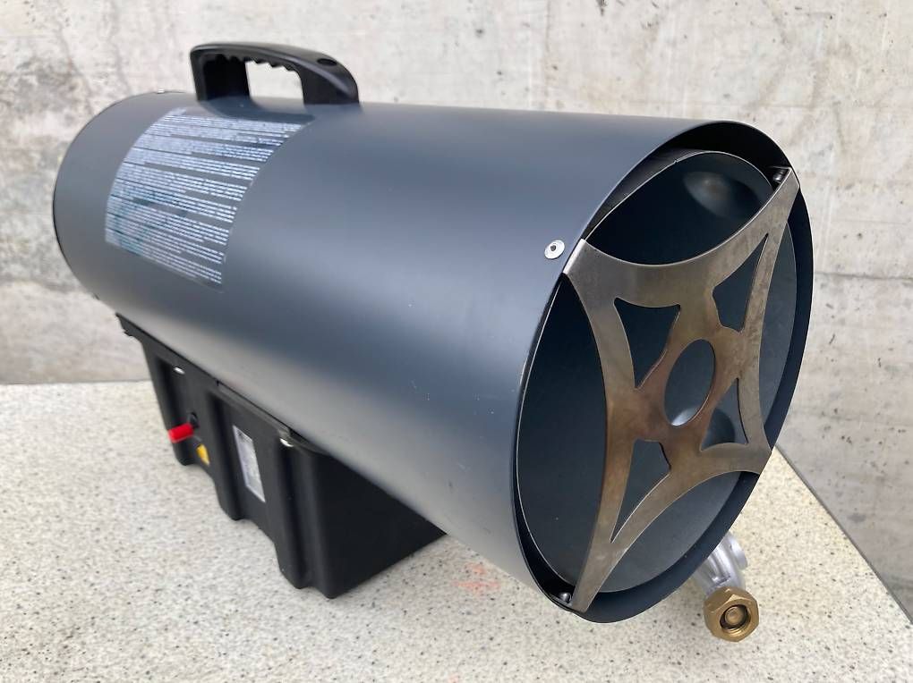 Heizgeräte: Chauffage à air chaud – Gebraucht aus Cortaillod von cri_hw2g 1