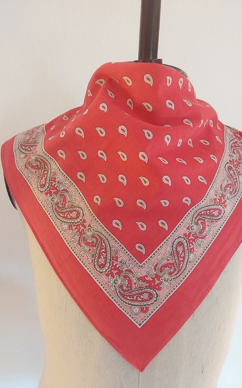 Foulards, Tücher & Schals: Baumwolltuch quadratisch rot – Gebraucht aus Köniz von scopello12