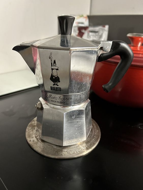 Bialetti moka express with an induction hob adapter plate Acheter sur