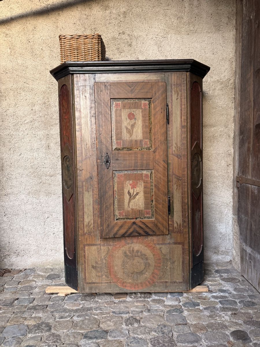 Armadi: Antiker Schrank – Usato da Zürich venduto da El-Ga 8
