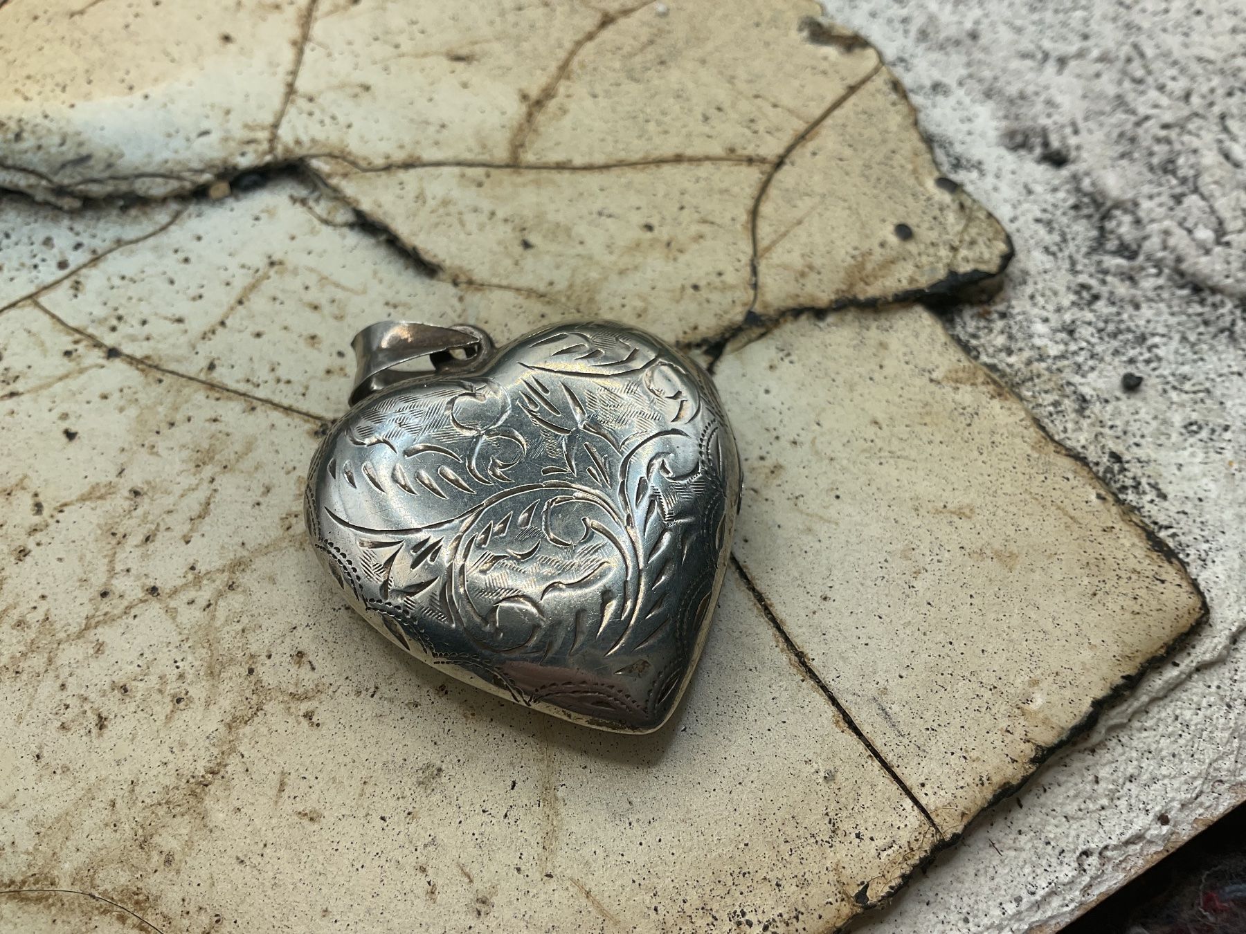 Pendentifs: Vintage Medaillon Silber ziseliert – D'occasion à luzern par Alpendorf1 2