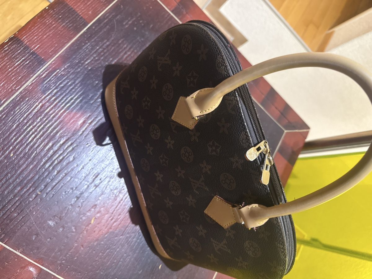 Sacs femmes: Handtasche – D'occasion à Horriwil par Carrera68 5