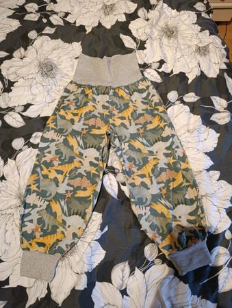 Pumphosen gr 110/116 Neu