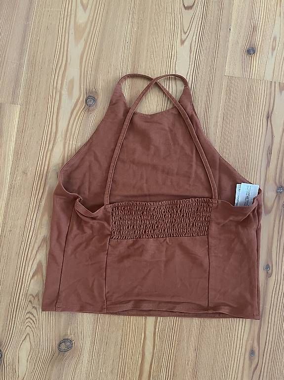 Top: Top Neckholder Gr S – Usato da Triesenberg venduto da han_v9vp 1