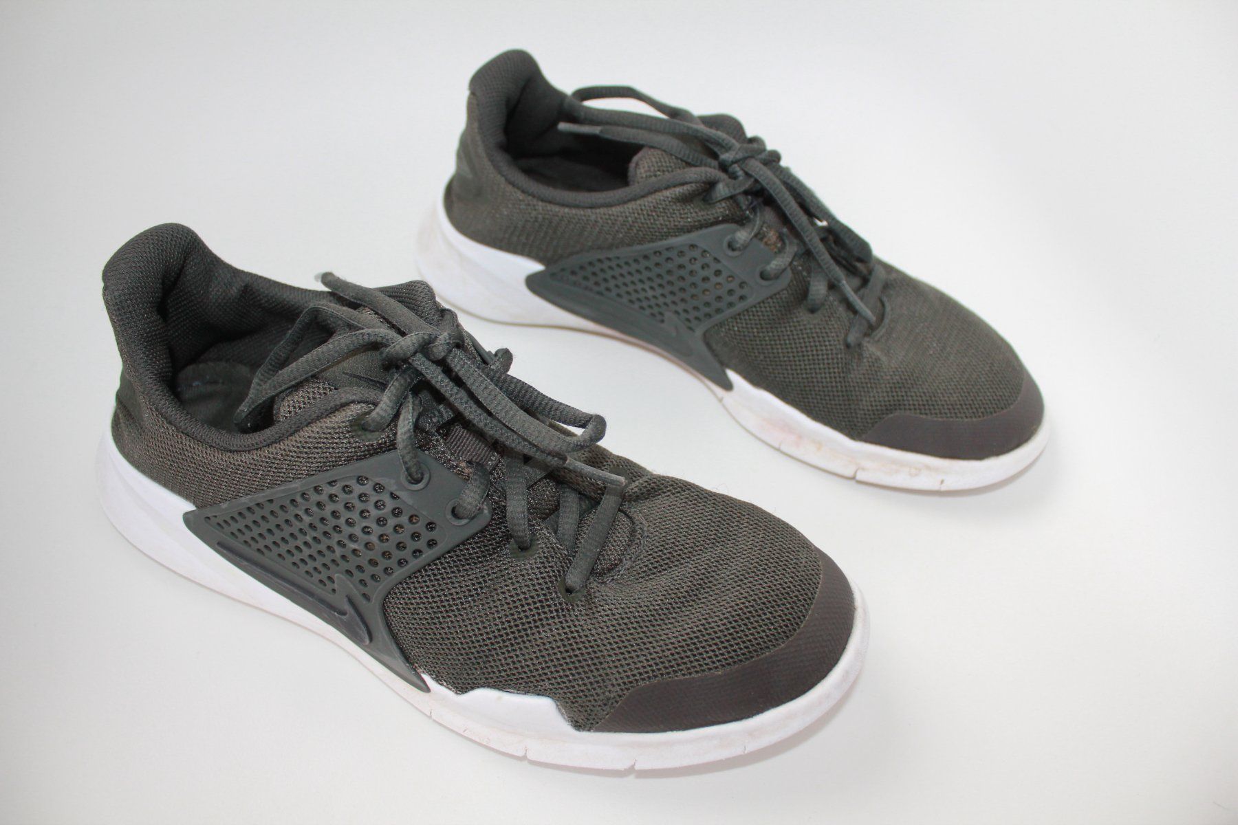 Nike Scarpe da uomo: Baskets Nike t. 41 – Usato da Peseux venduto da Gilloss 2